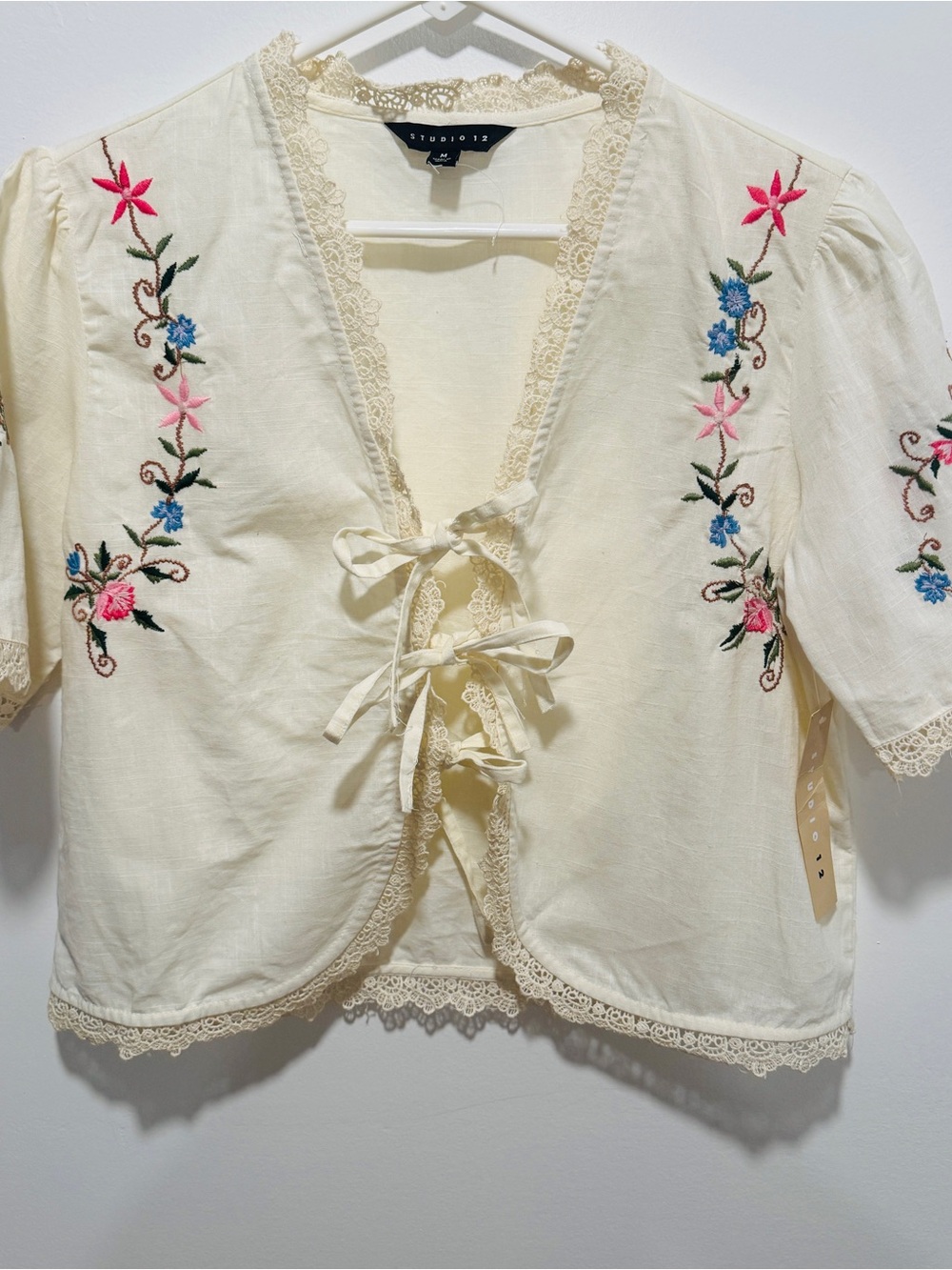 Studio 12 Floral Embroidered Lace Tie Front Blouse M NWT